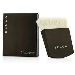 ✨Becca One perfecting brush ✨